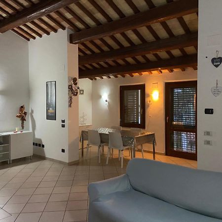 Ferienwohnung Casa Di Adele Chiaravalle Marche Exterior foto