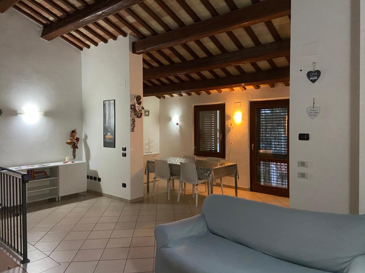 Ferienwohnung Casa Di Adele Chiaravalle Marche Exterior foto